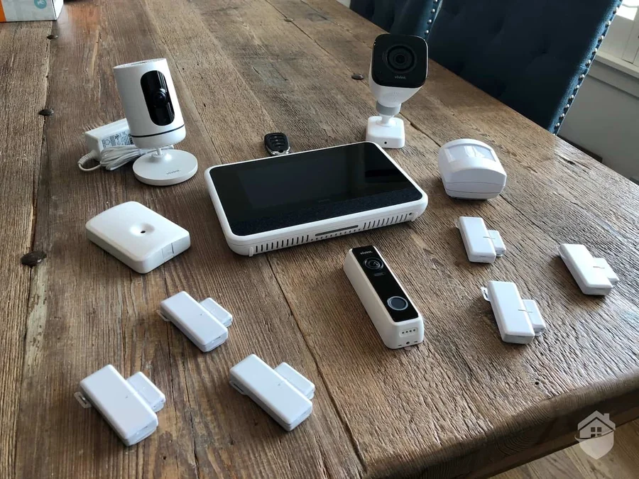 Vivint sensors and accessories
